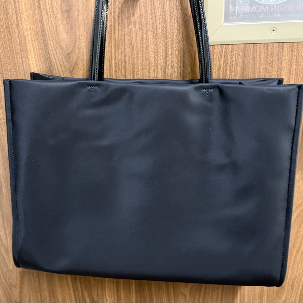 NWOT Tory Burch Ella patent tote - Picture 4 of 14